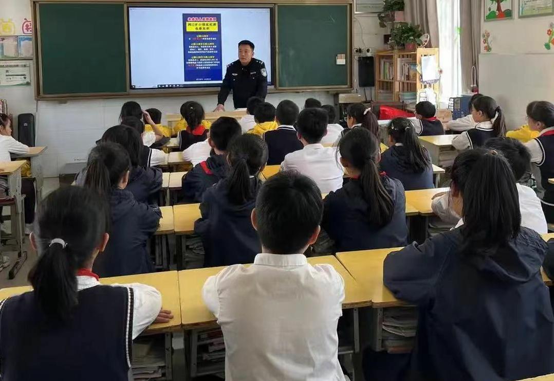 為了明天 護航成長 ——徐州市銅山區銅山實驗小學關工委開展法治進校園活動