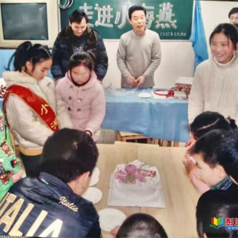 江蘇省徐州市小海燕記者團(tuán)：給留守兒童“過生日”