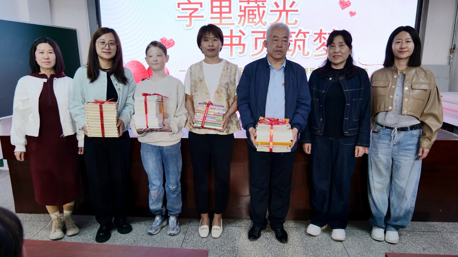 字里藏光  書頁筑夢 ——內蒙古自治區赤峰市元寶山區建昌營小學關工委為康復樂園的孩子們送上特別禮物