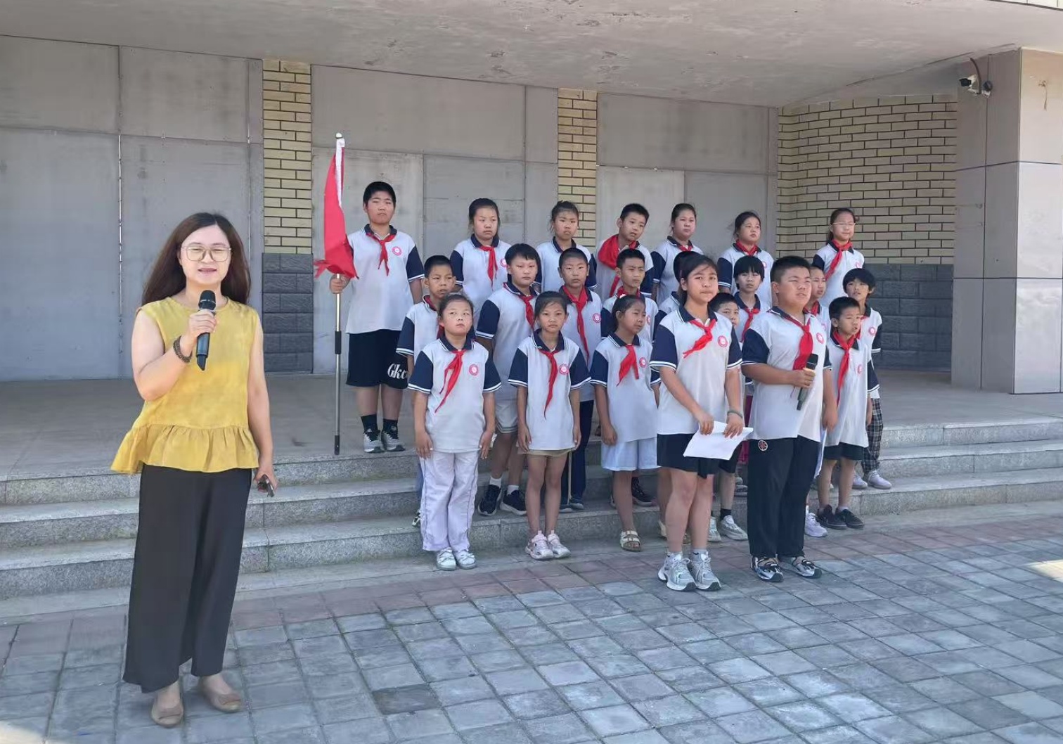 內蒙古自治區赤峰市元寶山區建昌營小學關工委，開展習近平法治思想學習宣傳活動