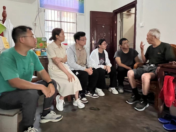 合肥市廬江縣泥河鎮關工委和退役軍人服務站組織青年干部開展革命教育活動