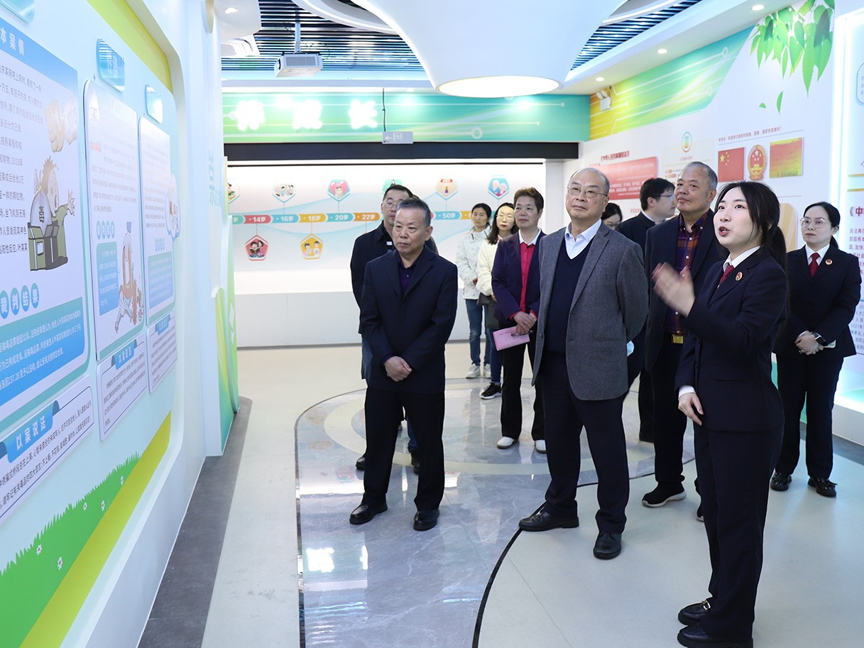 江蘇省無錫市關工委調研新吳區預防和減少青少年違法犯罪工作