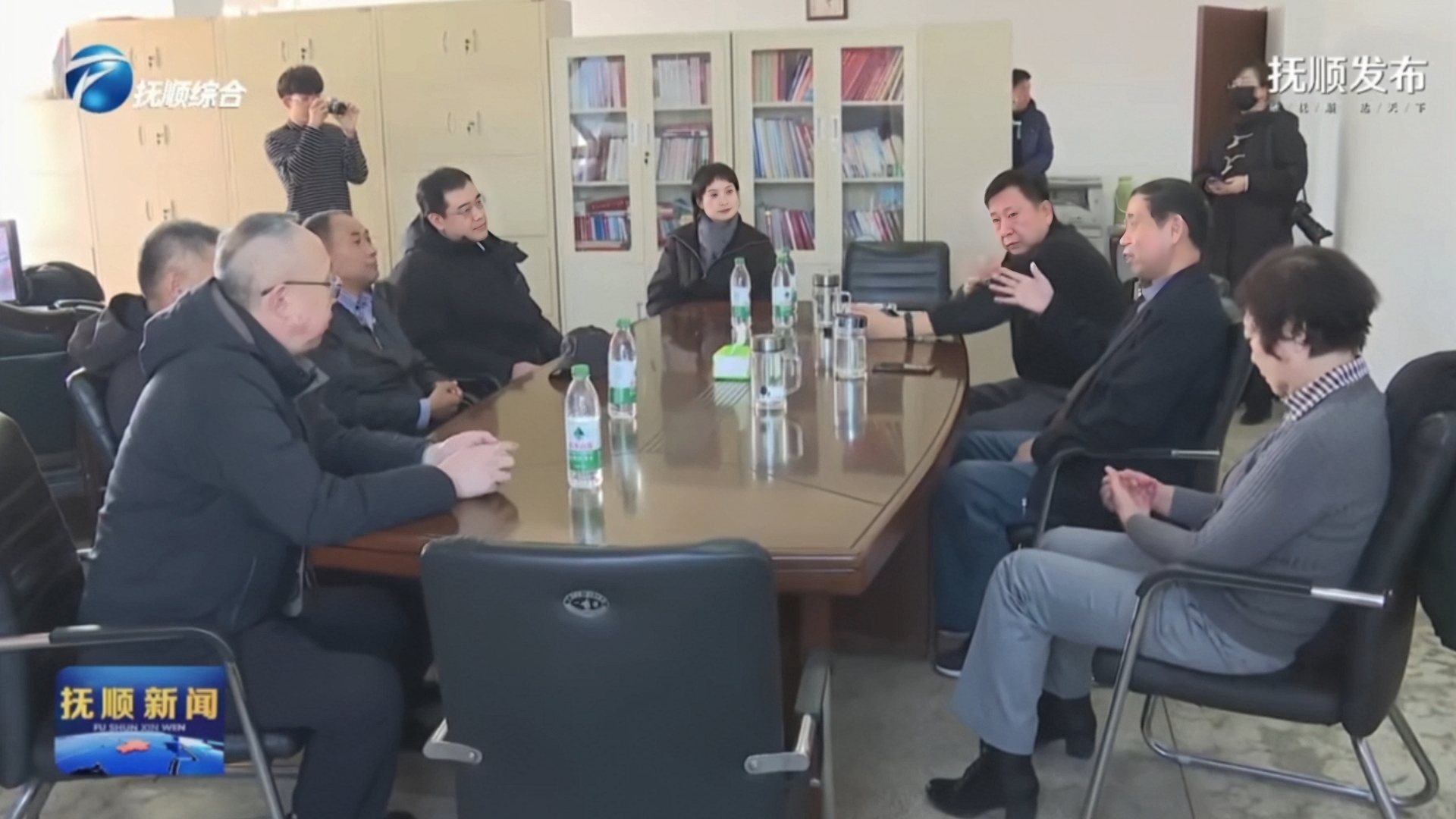 遼寧省撫順市政協(xié)主席于萬軍到市關(guān)工委走訪慰問