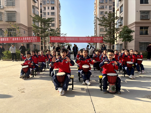 四川省寧南縣關工委攜手第五幼兒園開展“凝心鑄魂跟黨走，團結奮進新征程”主題活動