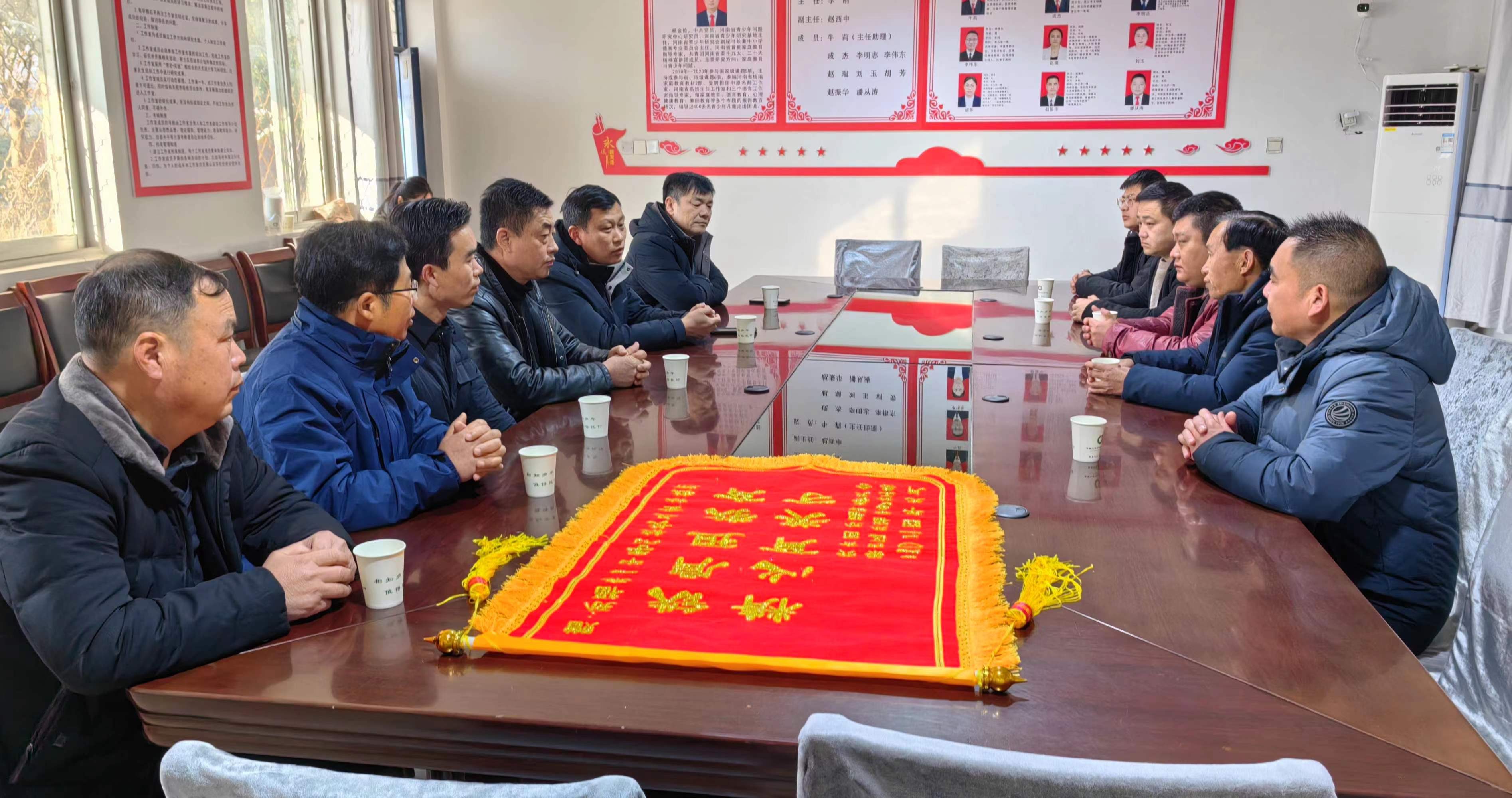 河南省商丘市梁園區孫福集鄉關工委：送錦旗致謝教育工作者