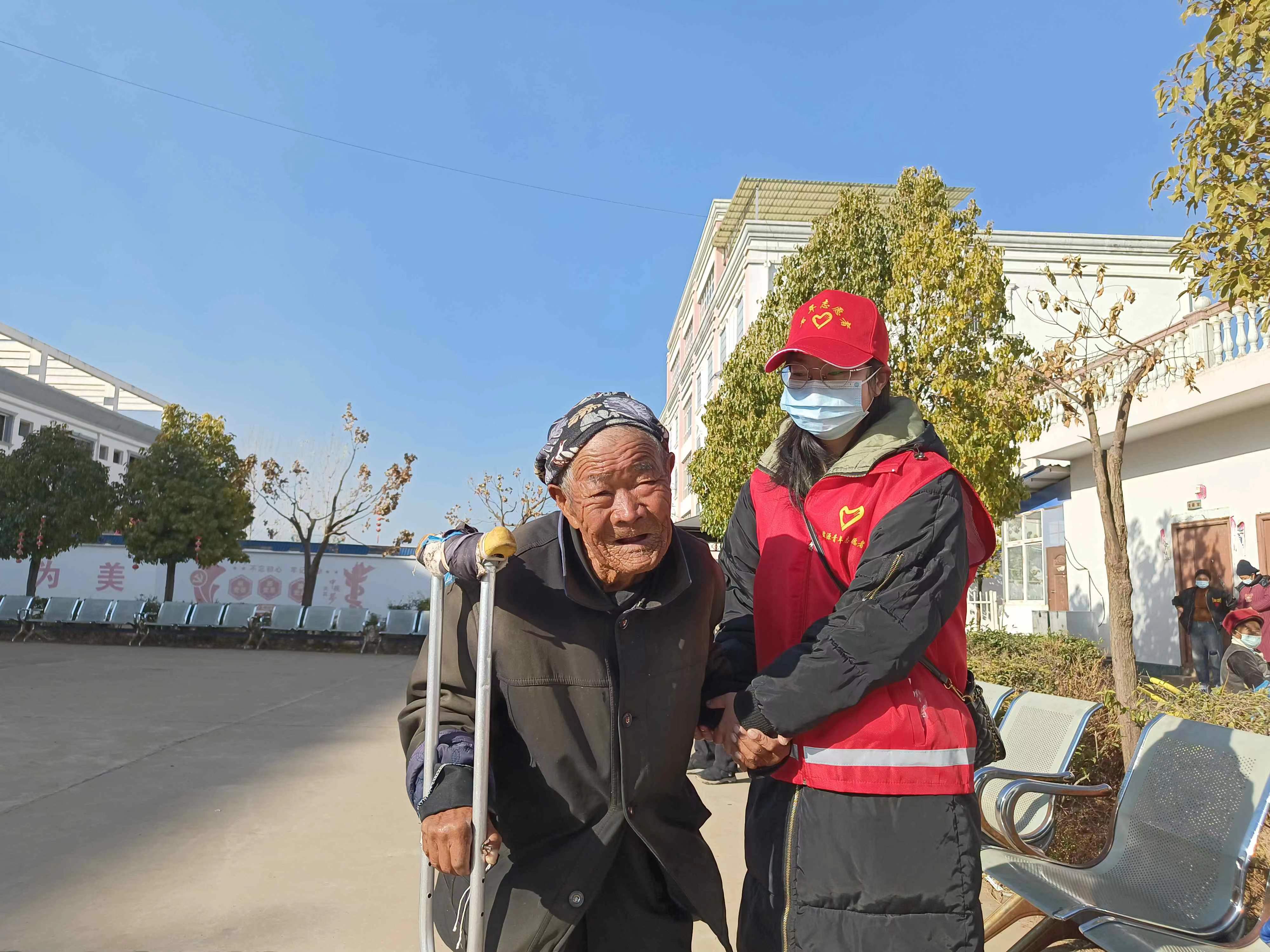 新春送關愛 | 四川省涼山州鹽源縣關工委到敬老院開展春節關愛活動