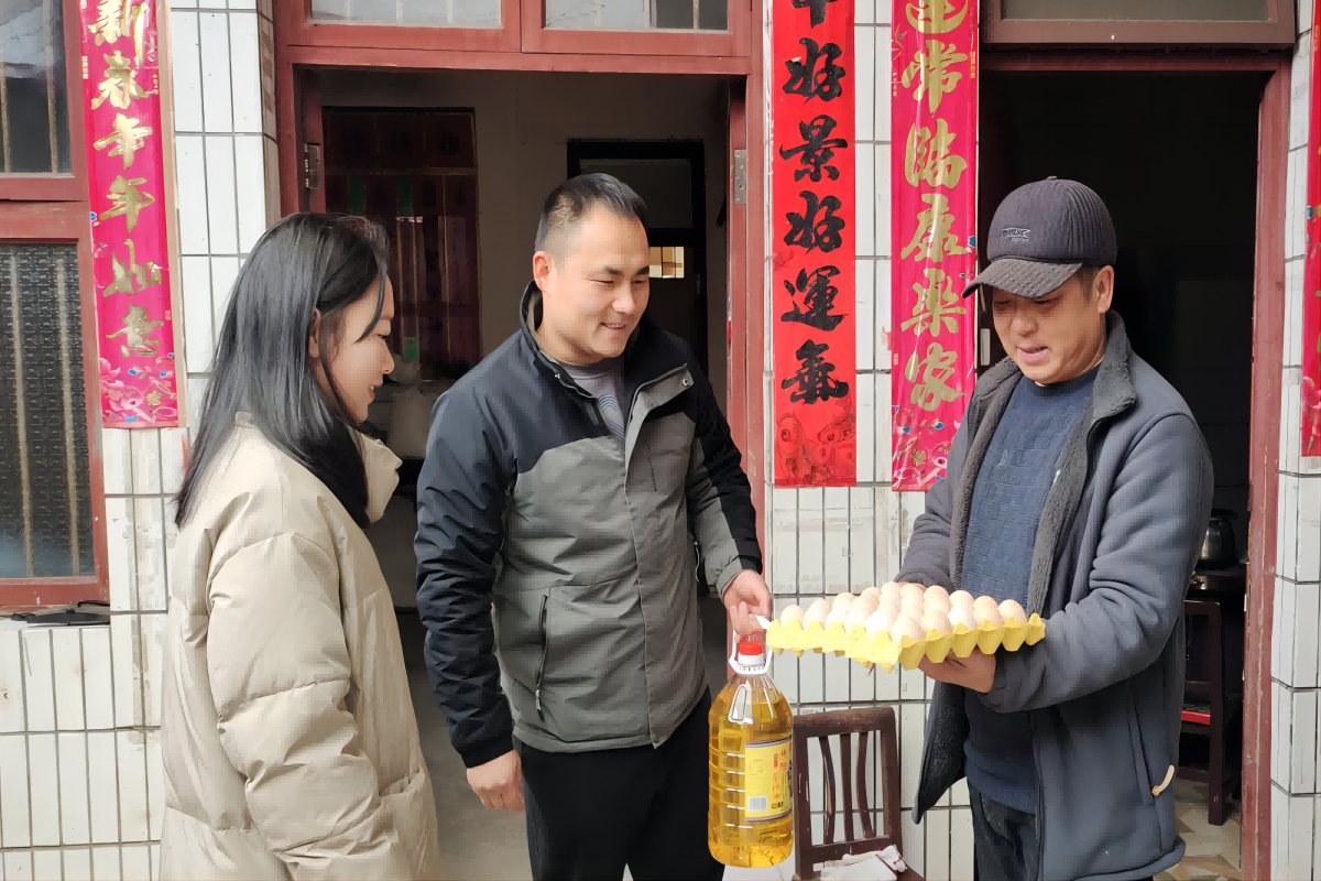 貴州省黔南州獨(dú)山縣井城街道關(guān)工委：寒冬送溫暖 新春遞愛心