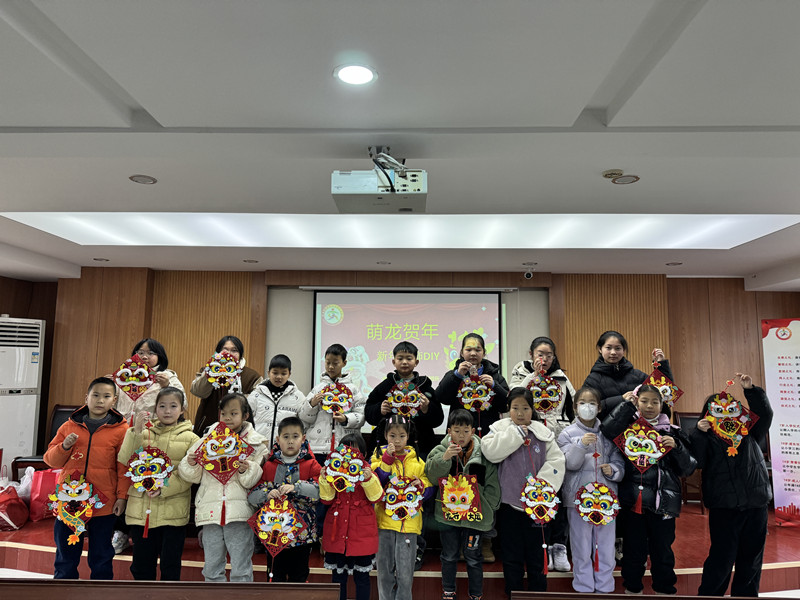 江蘇省南通市開發(fā)區(qū)中興街道永興社區(qū)：萌龍賀年 喜迎新春