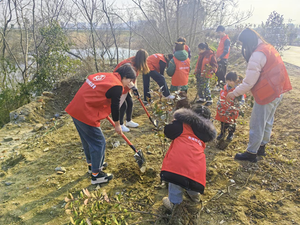 安徽省肥西縣三河鎮(zhèn)關(guān)工委開展“學(xué)雷鋒”系列活動