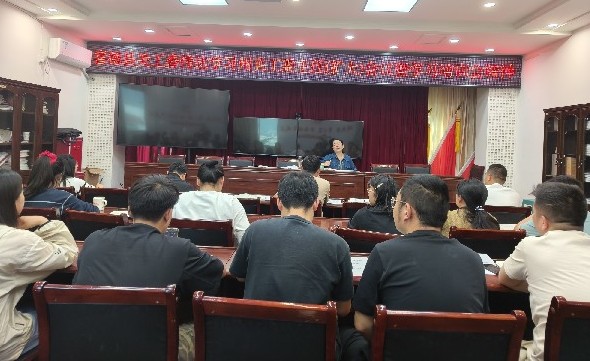四川省涼山州喜德縣關工委傳達學習州關工委主任(擴大) 會議暨學習培訓會精神
