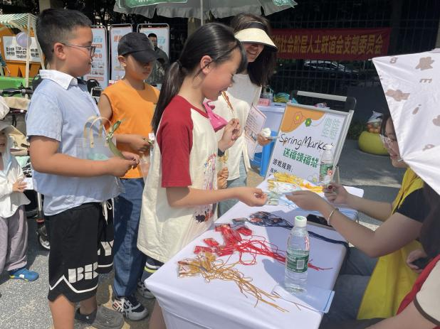 四川省成都市金牛區育苗路社區關工委舉辦“華彩篇章·共繪未來”鄰里節活動