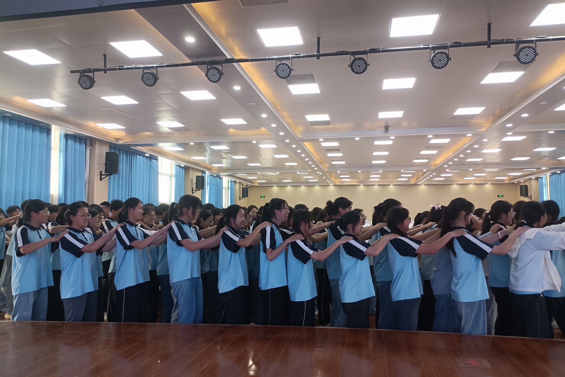 安徽省阜陽市阜南縣地城鎮中心學校關工委舉辦中考減壓團輔活動