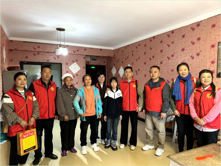 遵義市播州區紫薇社區聯合“草根助學會”開展“愛心助學”走訪活動