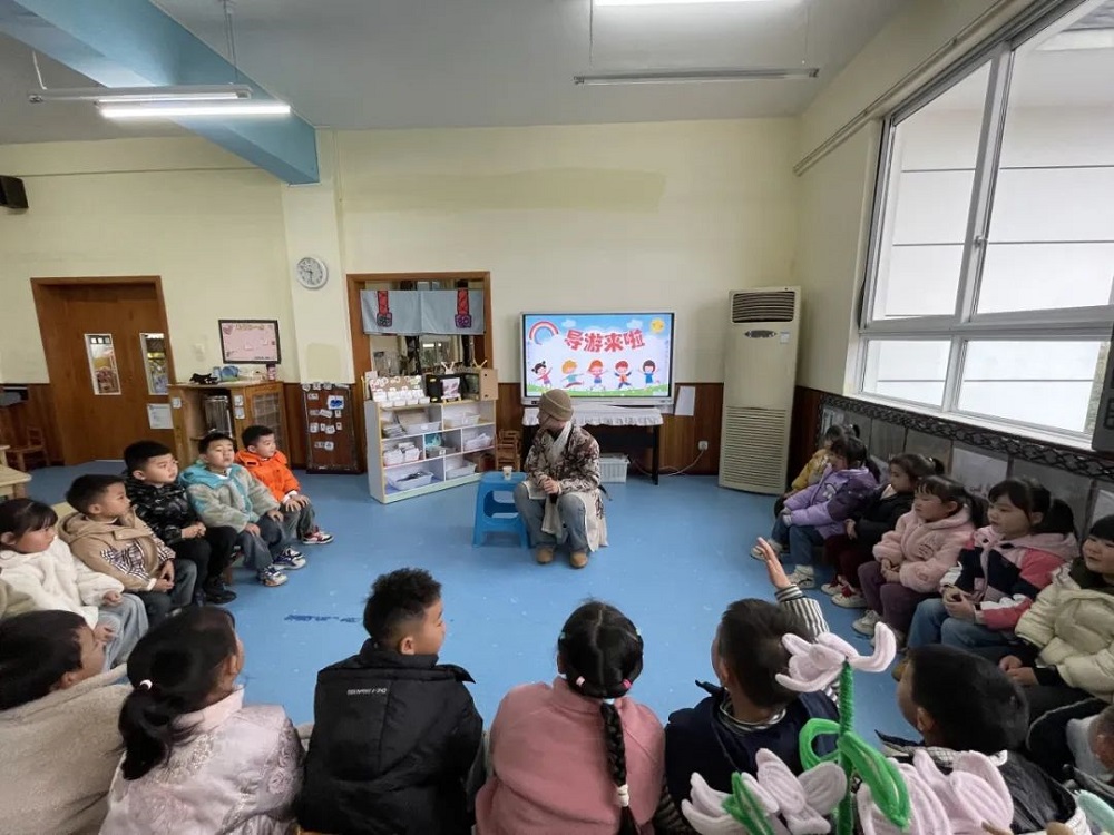 貴陽市花溪區青巖鎮關工委開展“小小講解員”啟航活動