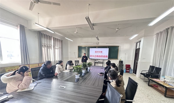 開展消防培訓，筑牢安全防線——江蘇省徐州市銅山區漢王鎮虎腰小學關工委開展消防安全培訓活動