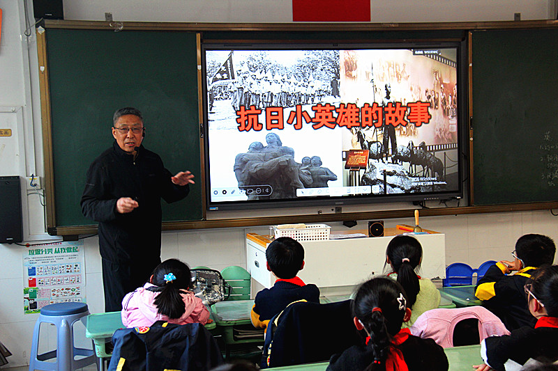 江蘇省南京市玄武區玄武湖街道關工委聯合組織“五老”“大思政”進校園活動