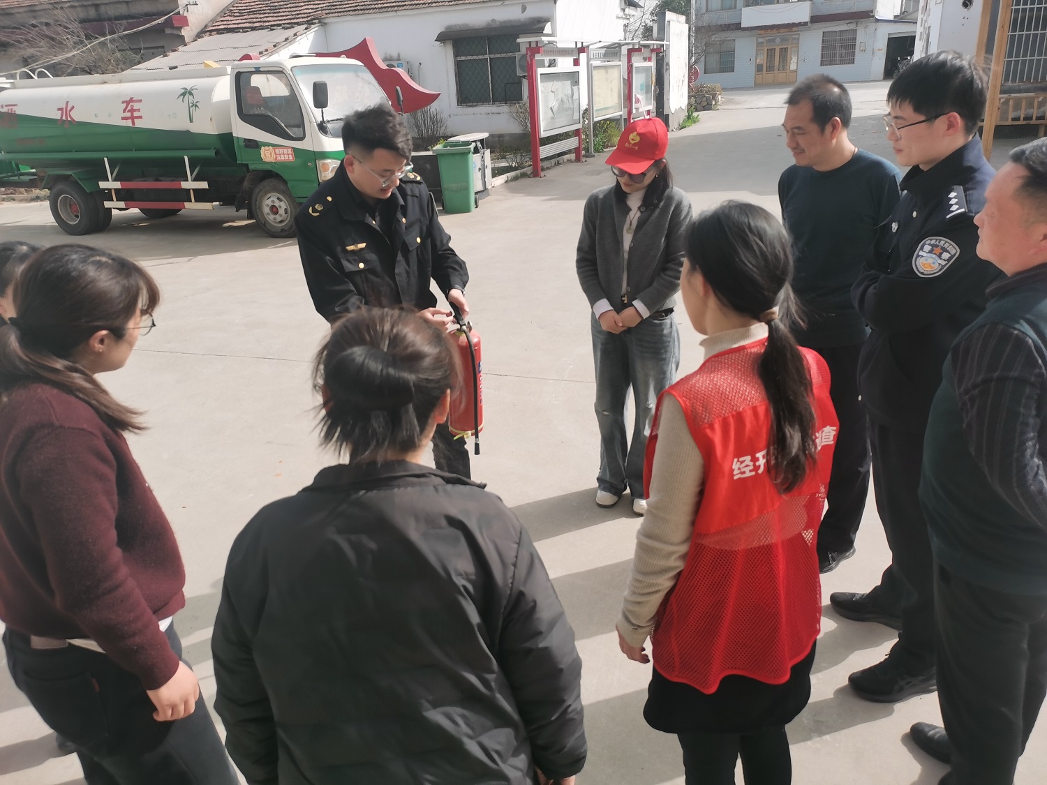 江蘇省徐州市經開區徐莊鎮重埠村開展“消防記心中 安全伴我行”
