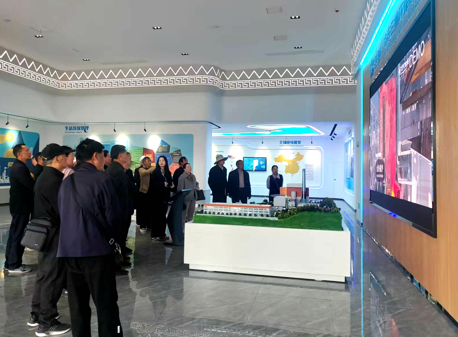 看發展·促振興——四川省涼山州會東縣“五老”深入調研城鄉融合新成果