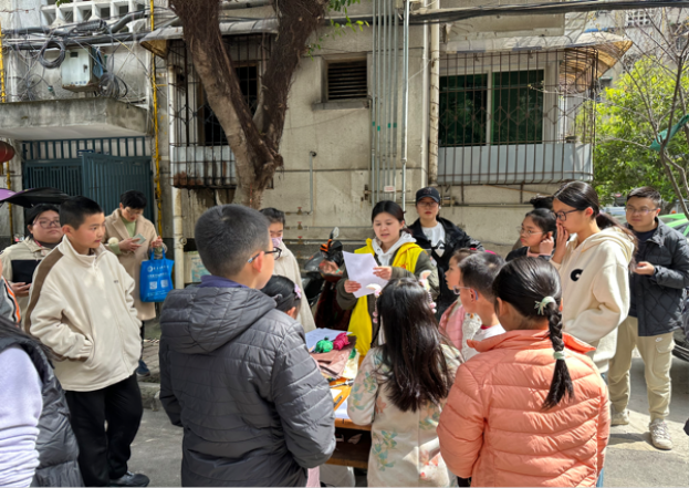 四川省成都市金牛區育苗路社區關工委開展“學雷鋒，樹新風，環保在行動”志愿服務活動