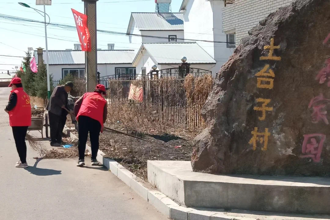 黑龍江省牡丹江市寧安市渤海鎮關工委組織開展“愛國衛生月”環境整治活動