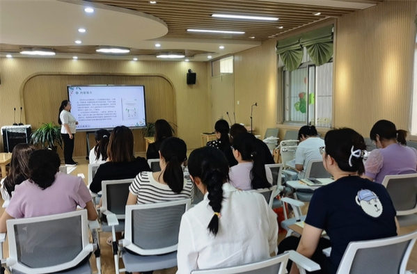 江蘇省徐州市銅山區漢王鎮中心幼兒園關工委開展教師讀書分享活動