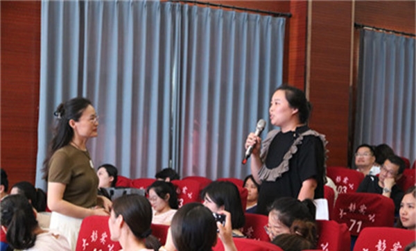 充電蓄能再提升，同心筑夢向未來——江蘇省徐州市銅山區大彭鎮小學（幼兒園）關工委舉行暑期教師業務培訓活動