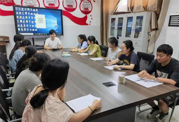 “資”潤童心,“助”夢成長——江蘇省徐州市銅山區鄭集鎮中心幼兒園關工委召開學年度資助工作總結會議