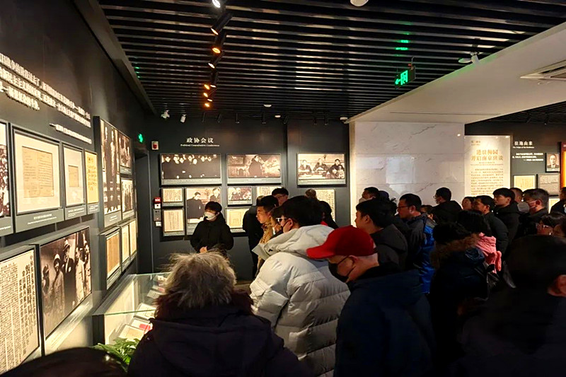 江蘇省南京市玄武區長江路社區開展“重溫革命歲月，傳承紅色精神”活動(3).jpg