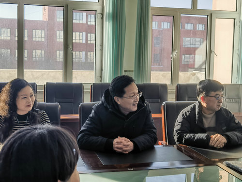 慰問(wèn)貧困兒童2_副本.jpg