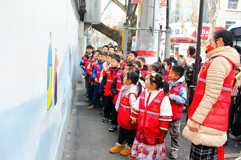 江蘇省南京市玄武區(qū)成賢街社區(qū)關工委開展“遇見文史成賢，追夢自信童年”活動 (3).jpg