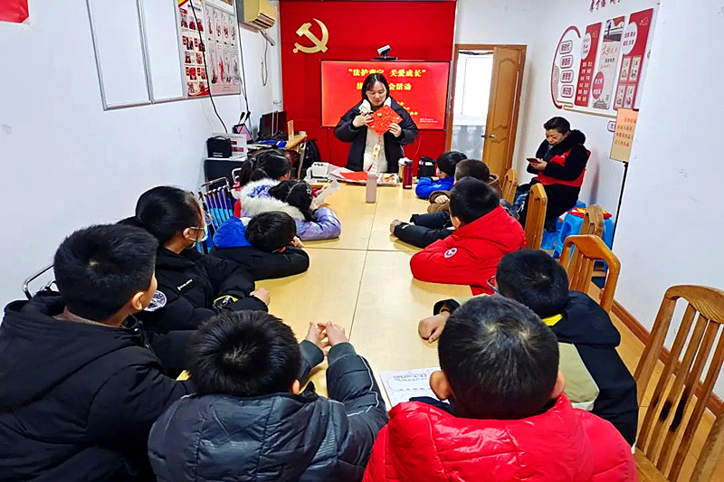 江蘇省南京市玄武區大樹根社區關工委開展“法護童寧，關愛成長”法治讀書會活動(2).jpg