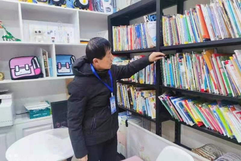 玄武湖街道關(guān)工委聯(lián)合開展校園周邊文化娛樂場(chǎng)所巡查，護(hù)航“開學(xué)季” (4).jpg