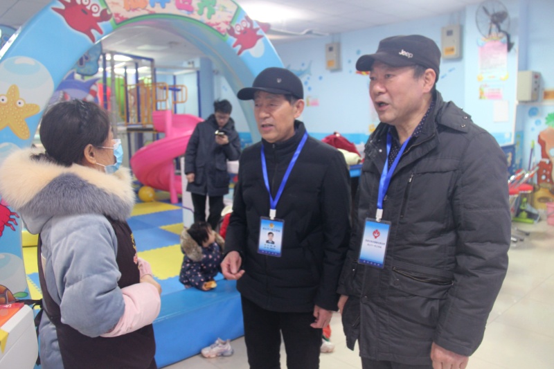 玄武湖街道關(guān)工委聯(lián)合開展校園周邊文化娛樂場(chǎng)所巡查，護(hù)航“開學(xué)季” (3).jpg