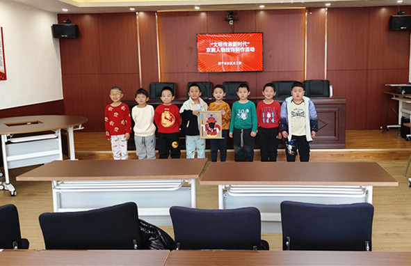 元寶山區西城街道惠寧東社區文明傳承京劇掛件活動照片3_副本.jpg