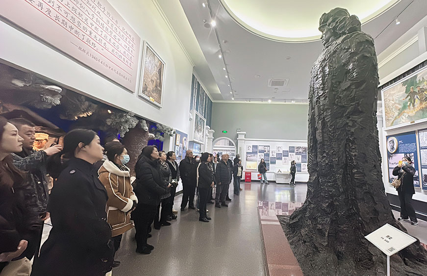 民強參觀東北烈士紀念館00333.jpg