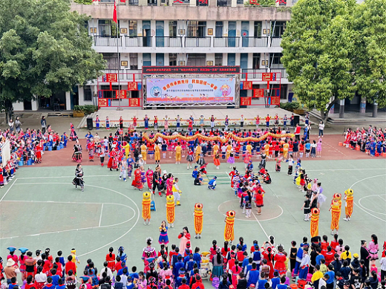圖一：我校開展“非遺傳承我先行，民族團結一家親”三月三民俗傳承節活動.png