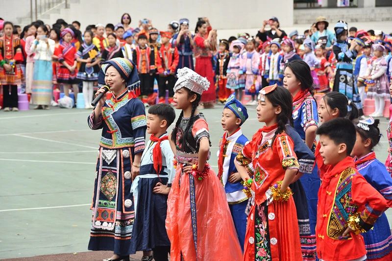 圖八：百人齊聚，對唱山歌（1）.jpg