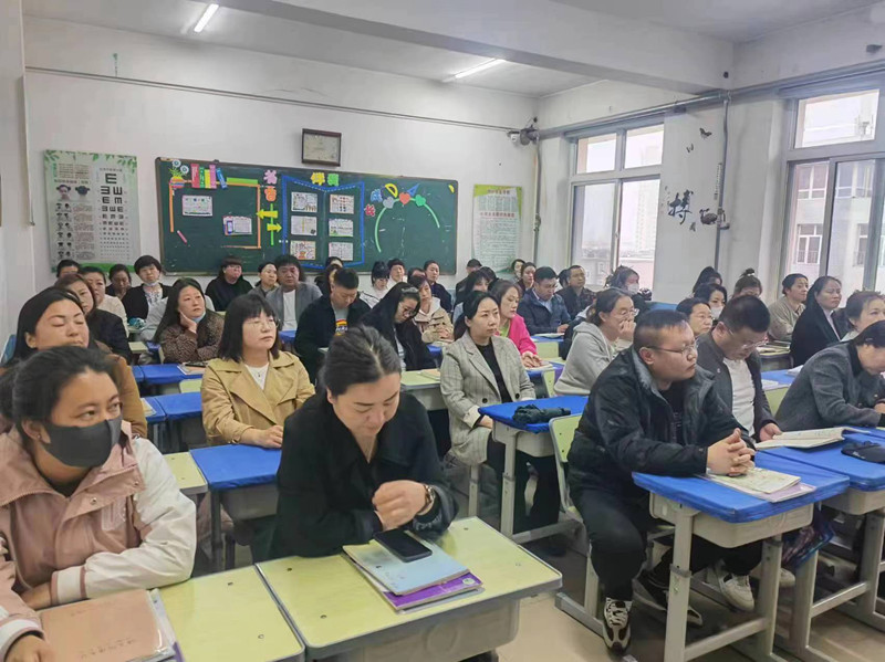 元寶山區平礦二小家長學校活動照片5_副本.jpg