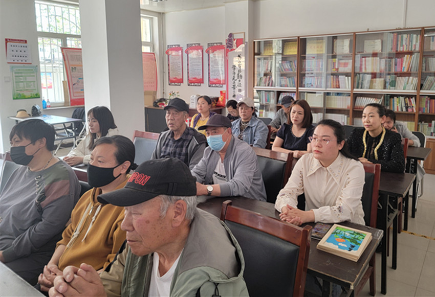 元寶山區東城街道寶山路社區法制宣傳活動照片2_副本.jpg
