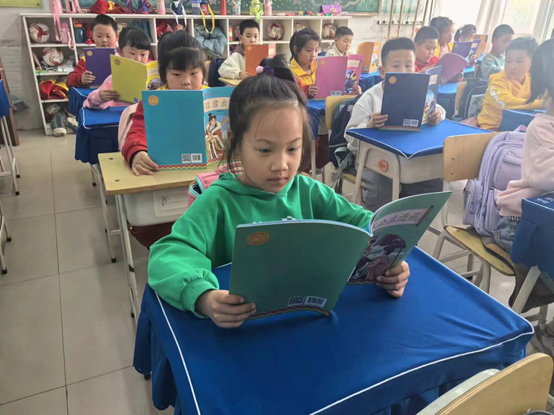 元寶山區(qū)元礦小學讀書漂流活動照片3_副本.jpg