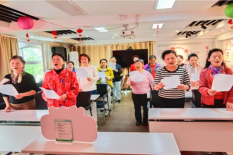 玄武區玄武湖街道板倉社區關工委組織“五老”開展“唱紅歌”活動(2).png
