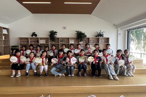七都小學：摹繪心聲，呵護成長——“5˙25” -3--.jpg