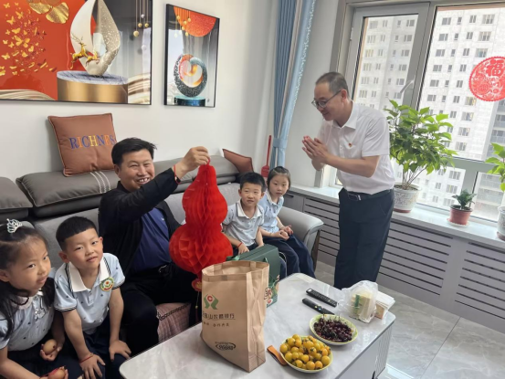 元寶山區東城街道銀河社區關工委端午節活動照片2.png