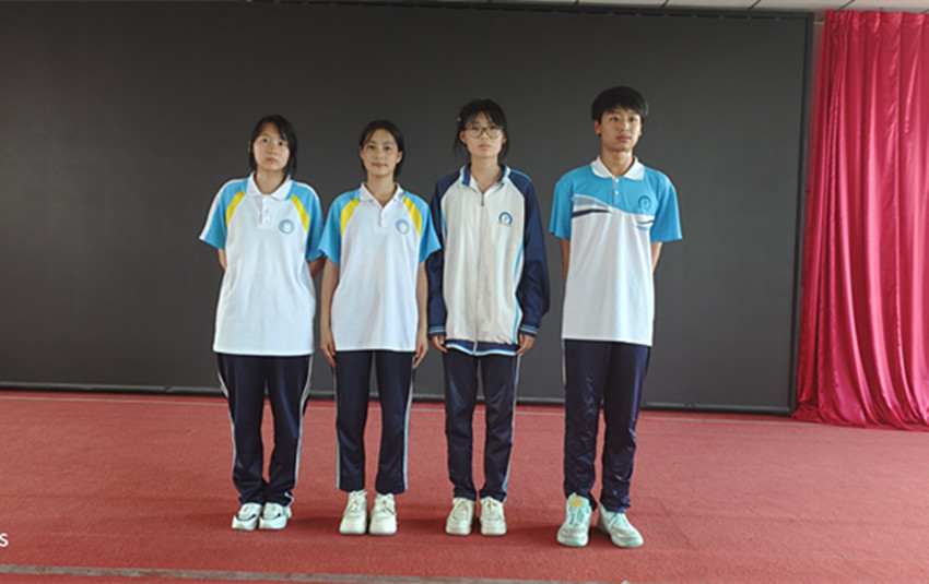 元寶山區(qū)平莊城區(qū)街道星海社區(qū)關(guān)工委七彩陽光助學(xué)活動(dòng)照片6_副本.jpg