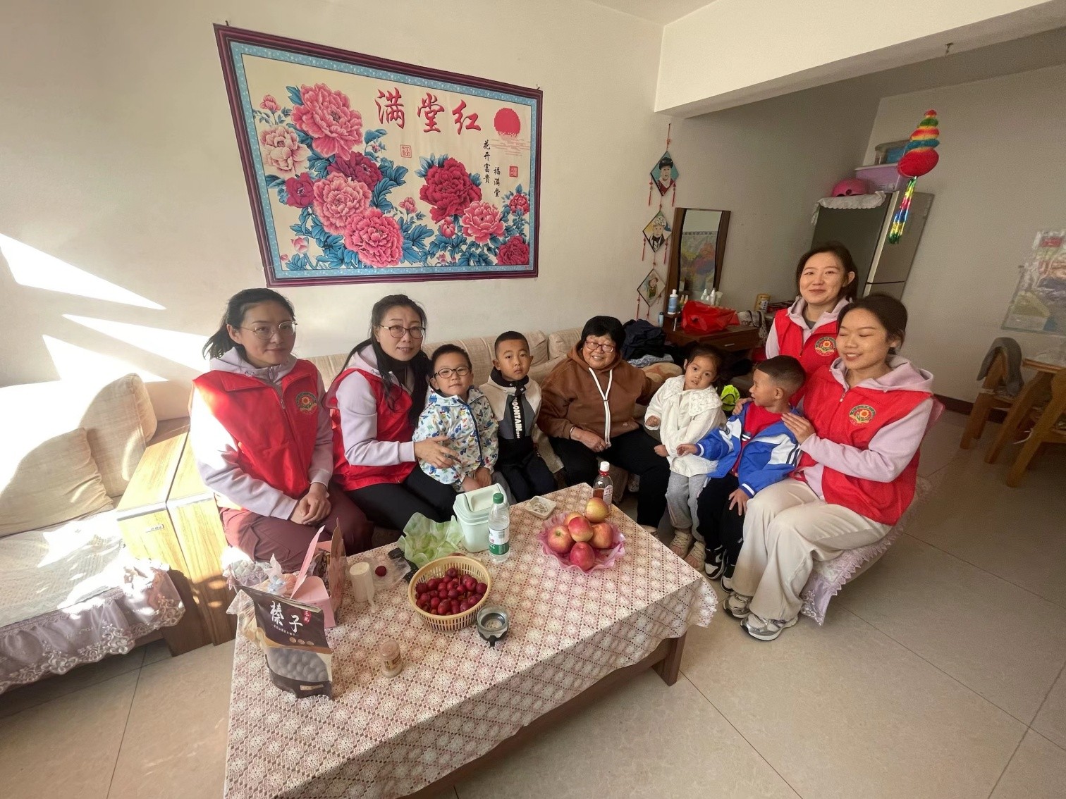 元寶山區東城街道銀河社區關工委、第二幼兒園關工委敬老活動照片11pg_副本.jpg