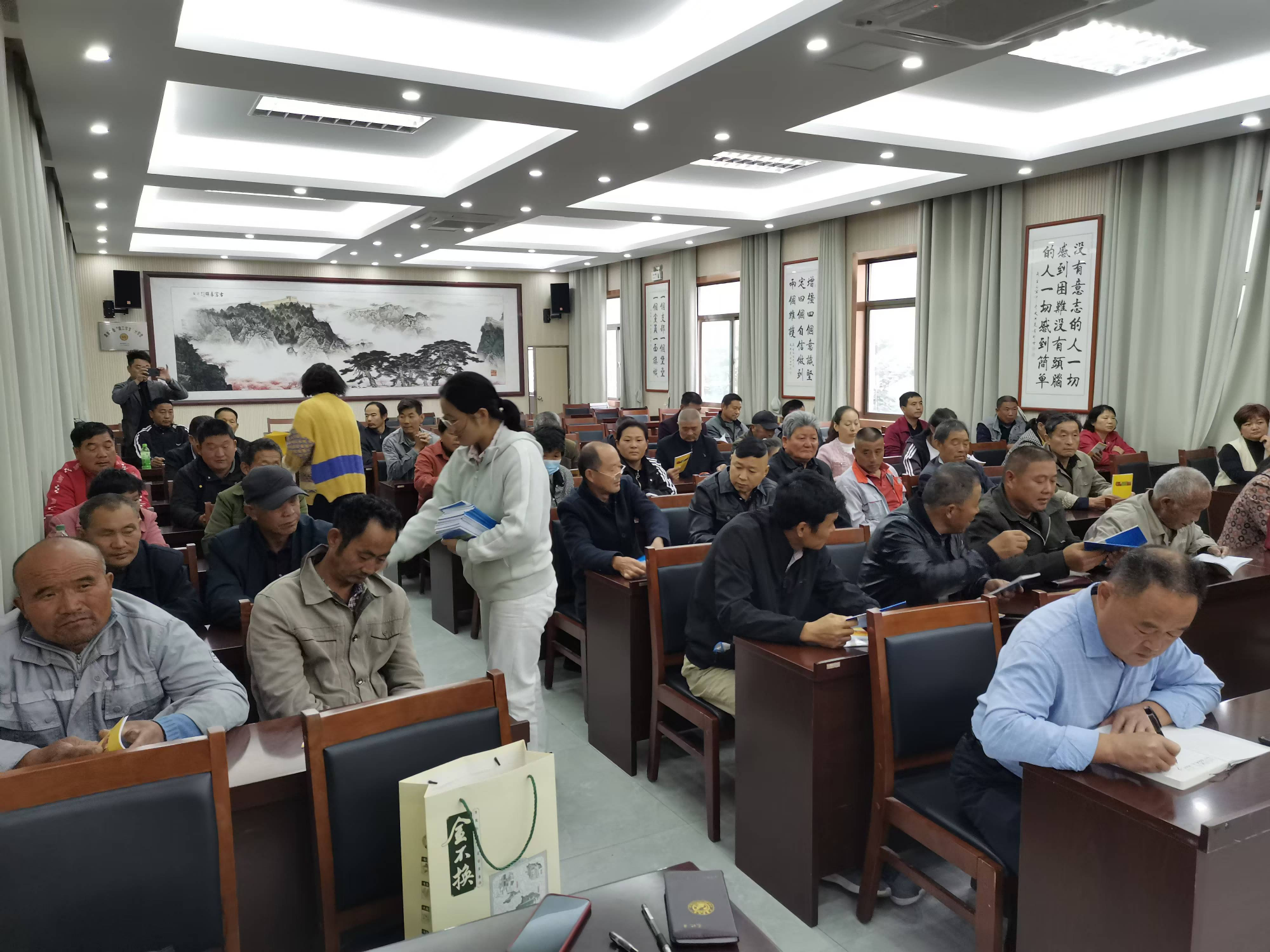 安徽省阜陽市阜南縣關工委舉辦2024年秋種技術培訓班2(1).png