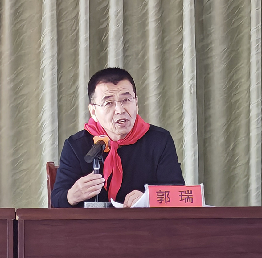 元寶山區(qū)風水溝小學關工委“五老”進校園法制教育宣傳活動照片5_副本.jpg