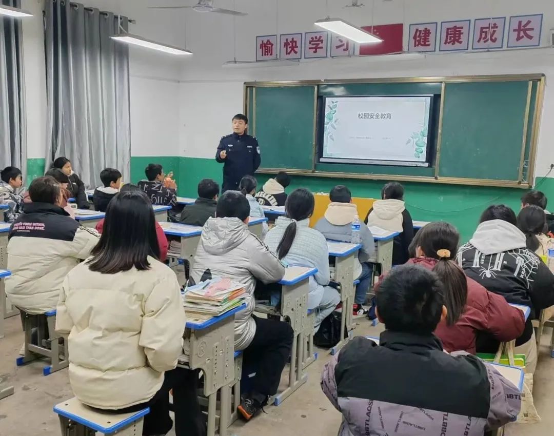 增強學生的法治意識。.jpg