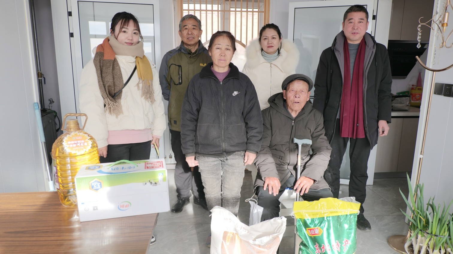 元寶山區草原藍哈達協會關工委慰問老兵活動照片11_副本.jpg