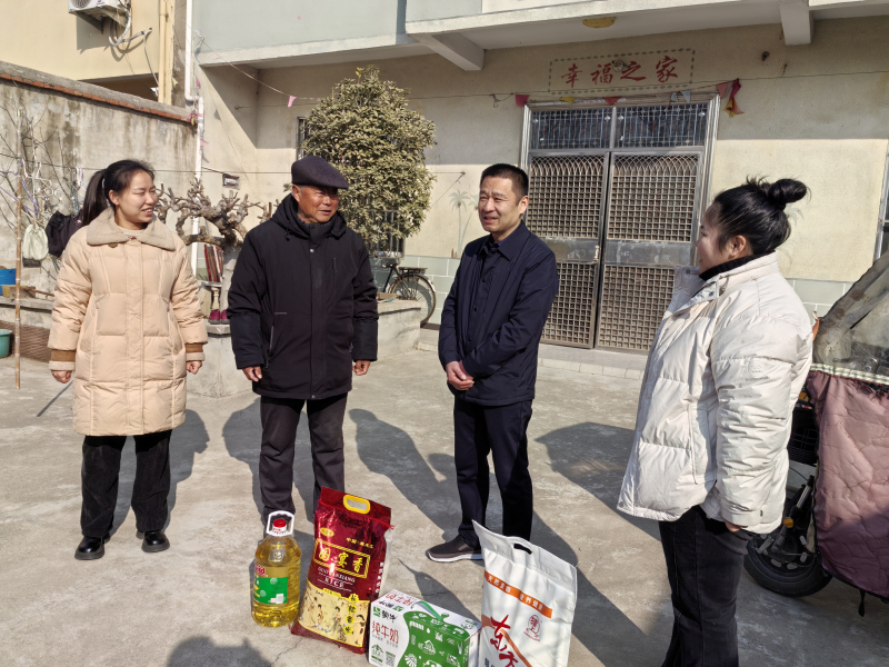 1.22春節(jié)慰問1.jpg